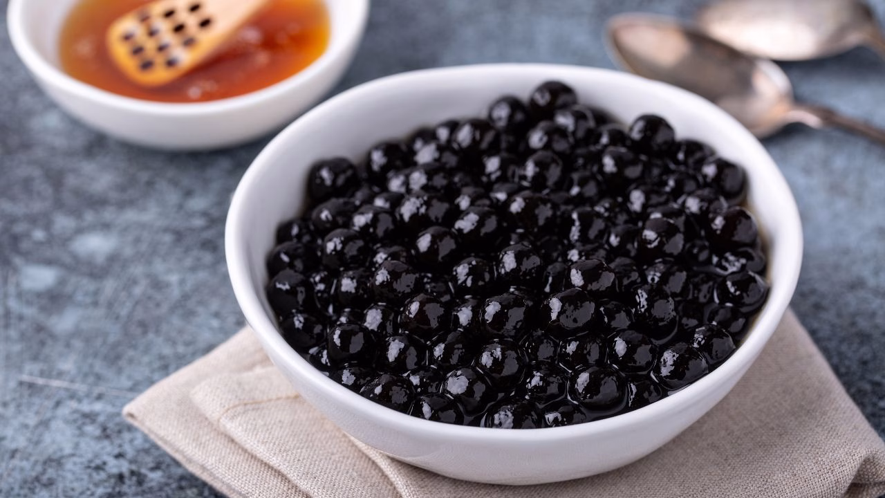 What are the ingredients of tapioca pearls