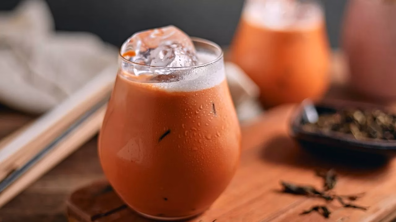 Autumn-inspired bubble tea; Thai milk tea